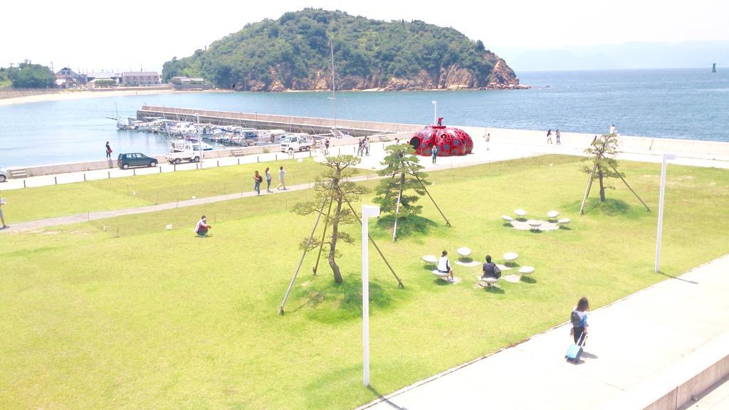 Season 2 Hotel Naoshima Bagian luar foto